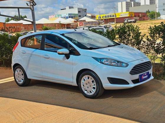 FORD FIESTA 1.6 SE HATCH 16V FLEX 4P POWERSHIFT